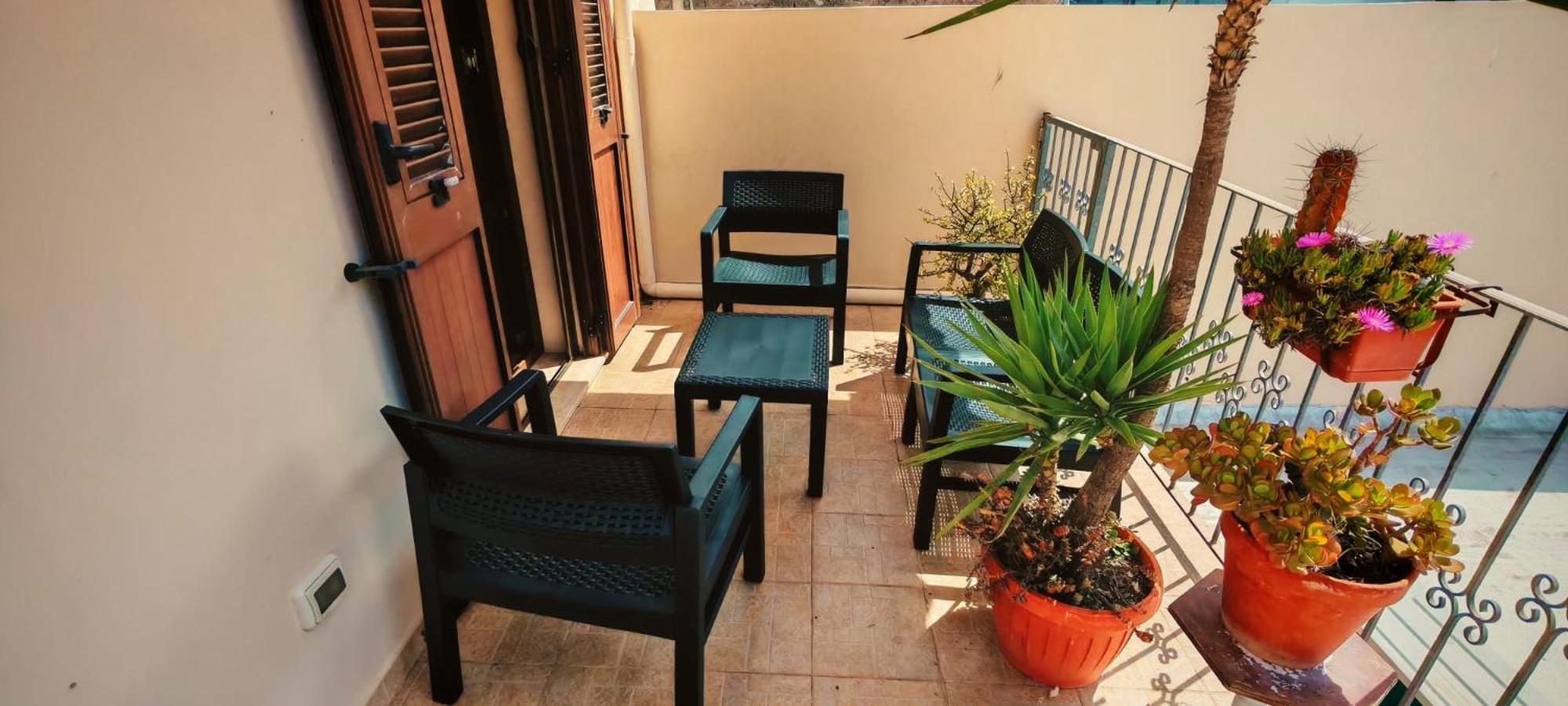 Sette33 Appartamento Centrale Con Terrazzo 2 Camere Vicino Al Centro Storico E Spiagge, Servito Da Negozi E Trasporti Alghero Exterior foto